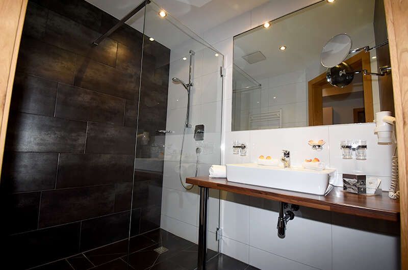 Badezimmer im Appartement Top 4 im Chalet Barbara